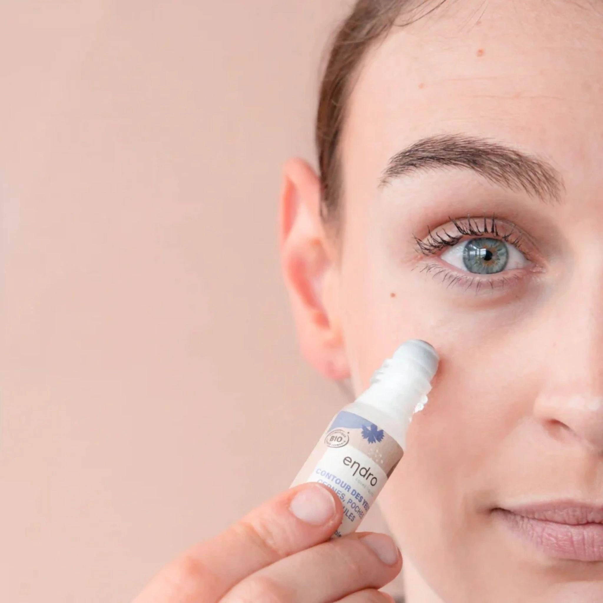 Contour des yeux roll-on décongestionnant
