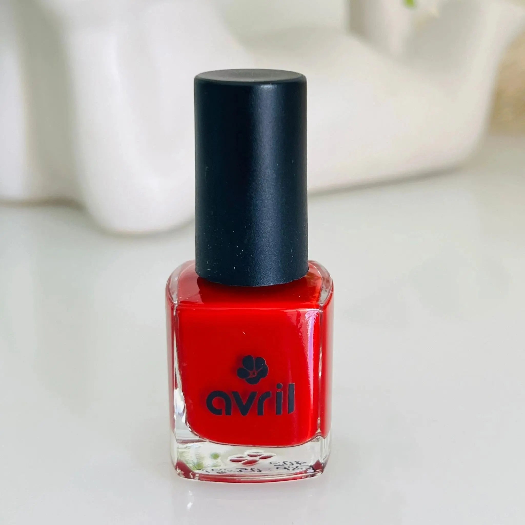 Vernis à ongles vegan Rouge grenat Avril
