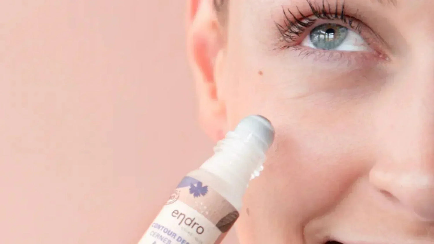 Meilleur contour des yeux naturel contre les cernes